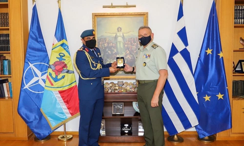 Συνάντηση στρατηγού Φλώρου με ακόλουθο Άμυνας των ΗΑΕ